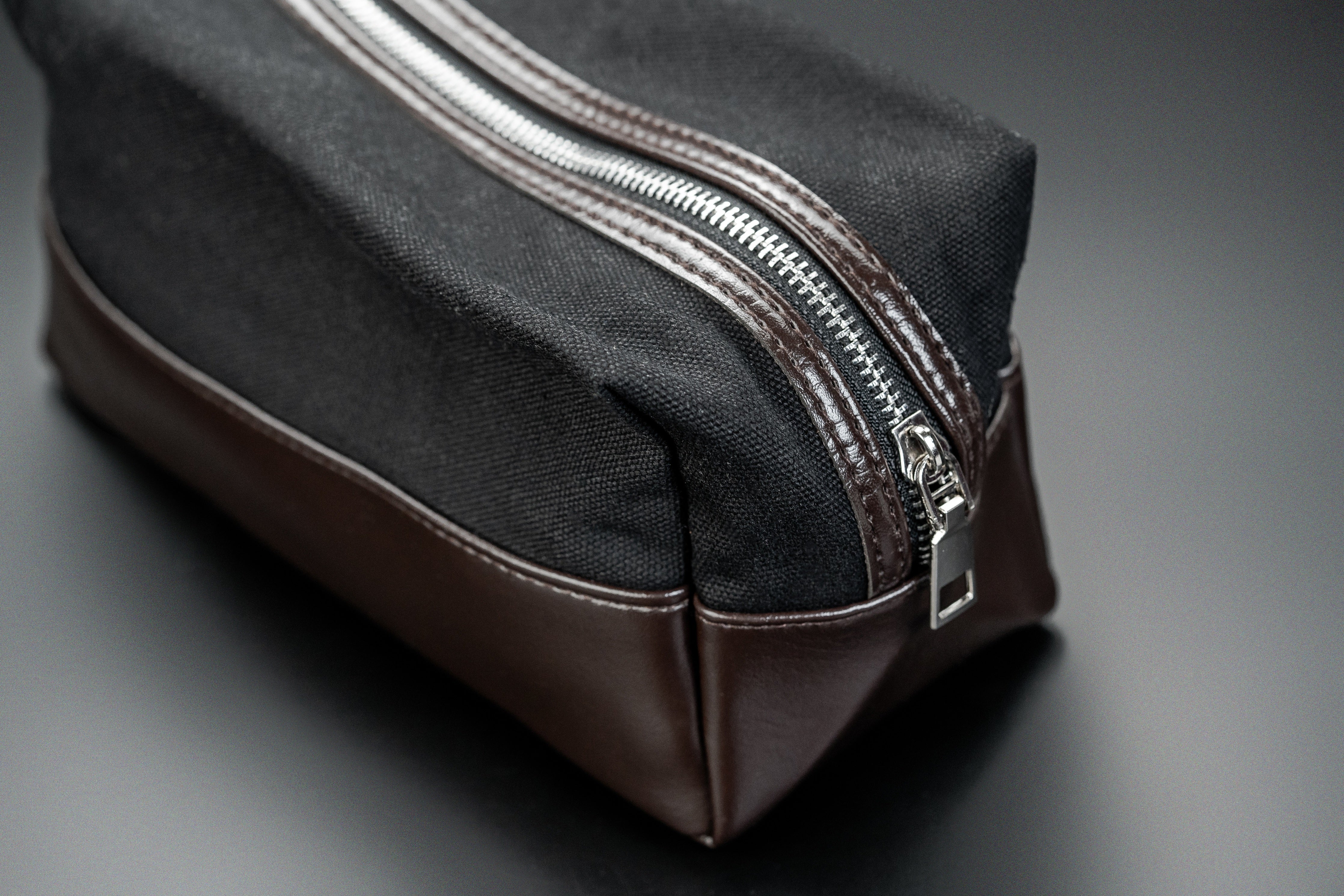 The Loculus Premium Travel Bag